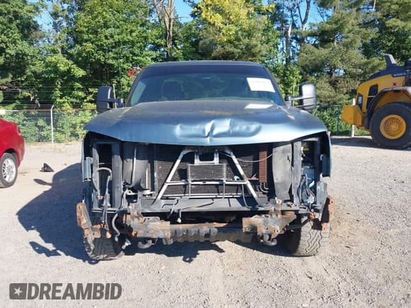 ✅ 2007 Chevrolet Silverado 2500HD Work Truck • VIN: 1GCHK29U97E116177 • Lot: 43043073. Wystawiony na IAAI z przebiegiem 191 150 mil. Bezpłatny archiwum sprzedaży aukcyjnych z USA i szczegółowy raport historii pojazdu na DreamBid. Zdjęcie 13.