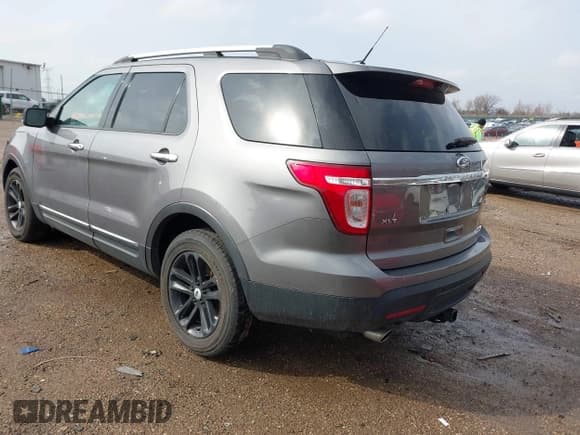 ✅ 2013 Ford Explorer XLT • VIN: 1FM5K8D88DGA92403 • Lot: 41946862. Wystawiony na IAAI z przebiegiem 230 758 mil. Bezpłatny archiwum sprzedaży aukcyjnych z USA i szczegółowy raport historii pojazdu na DreamBid. Zdjęcie 3.
