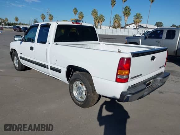 2000 Chevrolet Silverado 1500 z VIN 2GCEC19V0Y1407253, wystawiony jako IAAI lot #43605603 z przebiegiem 212 186 mil mil oraz . Historia ofert i sprzedaży dostępna na DreamBid. Obrazek 3.