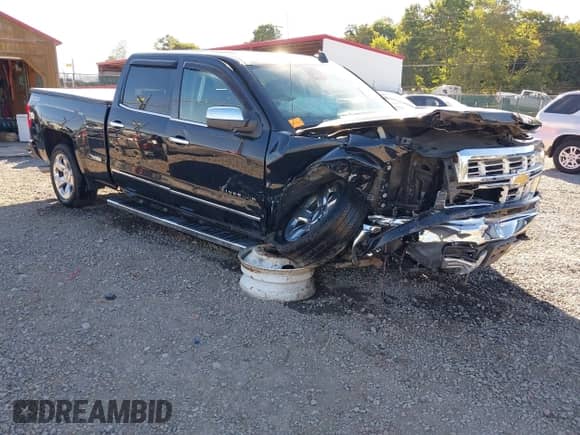 2015 Chevrolet Silverado 1500 LTZ z VIN 3GCUKSEC0FG537689, wystawiony jako IAAI lot #43118408 z przebiegiem 127 218 mil mil oraz . Historia ofert i sprzedaży dostępna na DreamBid. Obrazek 1.