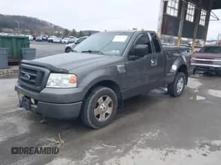 ✅ 2005 Ford F-150 STX • VIN: 1FTRF02W05KD69072 • Lot: 43718741. Wystawiony na IAAI z przebiegiem 124 178 mil. Bezpłatny archiwum sprzedaży aukcyjnych z USA i szczegółowy raport historii pojazdu na DreamBid. Zdjęcie 2.