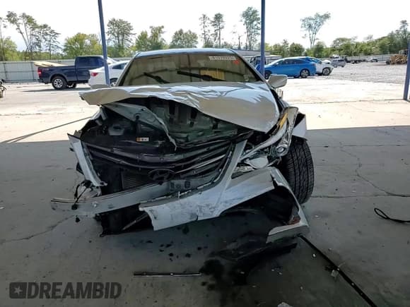 ✅ 2016 Hyundai Azera Limited • VIN: KMHFH4JG0GA519376 • Lot: 81078925. Listed on Copart with Not provided. Free auction sales archive from the USA and detailed vehicle history report at DreamBid. Image 13.