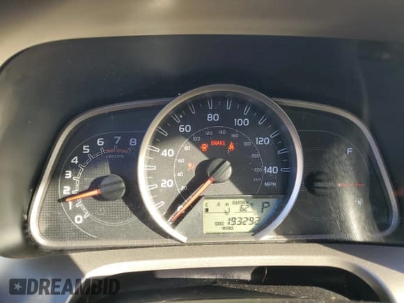 ✅ 2014 Toyota RAV4 XLE • VIN: JTMWFREV2EJ014436 • Lot: 92898905. Listed on Copart with 193,292 mi. Free auction sales archive from the USA and detailed vehicle history report at DreamBid. Image 9.