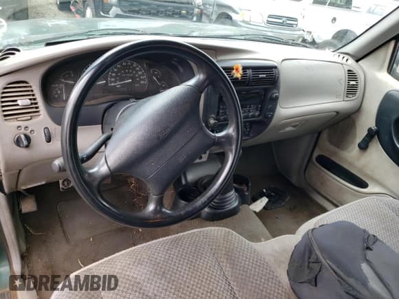 ✅ 1999 Ford Ranger XL • VIN: 1FTYR14V2XPB41478 • Лот: 81885325. Опубликован ранее на Copart с пробегом 287 302 миль. Бесплатный доступ к архиву аукционных продаж из США и подробный отчёт об истории автомобиля на DreamBid. Изображение 8.