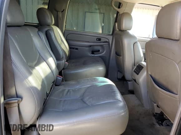 ✅ 2005 Chevrolet Suburban LT • VIN: 3GNFK16Z45G247581 • Лот: 83992054. Опубликован ранее на Copart с пробегом 315 708 миль. Бесплатный доступ к архиву аукционных продаж из США и подробный отчёт об истории автомобиля на DreamBid. Изображение 12.