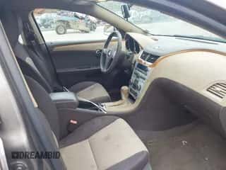 2012 Chevrolet Malibu 1LT z VIN 1G1ZC5E05CF182597, wystawiony jako IAAI lot #43543908 z przebiegiem 92 448 mil mil oraz . Historia ofert i sprzedaży dostępna na DreamBid. Obrazek 5.