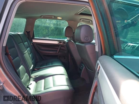 ✅ 2008 Volkswagen Touareg V6 • VIN: WVGBE77L78D050249 • Lot: 42824016. Listed on IAAI with 253,341 mi. Free auction sales archive from the USA and detailed vehicle history report at DreamBid. Image 8.