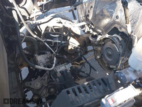 ✅ 2015 Chevrolet Silverado 2500HD LT • VIN: 1GC1KVE83FF653342 • Lot: 41970275. Listed on IAAI with 130,535 mi. Free auction sales archive from the USA and detailed vehicle history report at DreamBid. Image 6.