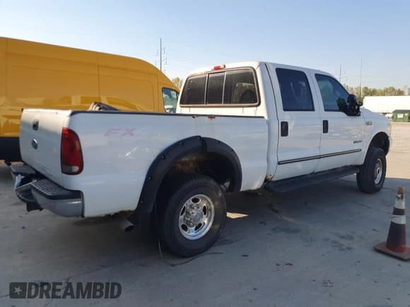 ✅ 2000 Ford F-350 XL • VIN: 1FTSW31F9YEC44370 • Лот: 85092035. Опубликован ранее на Copart с пробегом 208 053 миль. Бесплатный доступ к архиву аукционных продаж из США и подробный отчёт об истории автомобиля на DreamBid. Изображение 3.