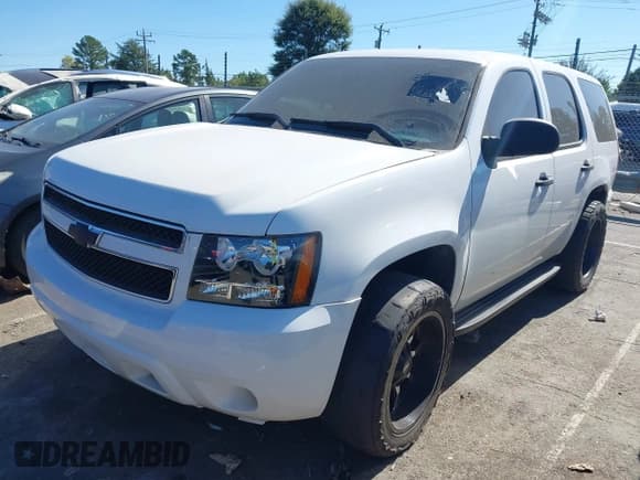 ✅ 2011 Chevrolet Tahoe Commercial • VIN: 1GNLC2E08BR172212 • Lot: 43362402. Wystawiony na IAAI z przebiegiem 142 028 mil. Bezpłatny archiwum sprzedaży aukcyjnych z USA i szczegółowy raport historii pojazdu na DreamBid. Zdjęcie 2.
