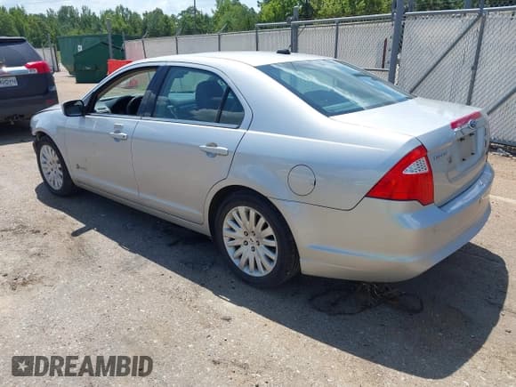 ✅ 2010 Ford Fusion Hybrid • VIN: 3FADP0L36AR278010 • Lot: 42811212. Wystawiony na IAAI z przebiegiem 201 643 mil. Bezpłatny archiwum sprzedaży aukcyjnych z USA i szczegółowy raport historii pojazdu na DreamBid. Zdjęcie 3.