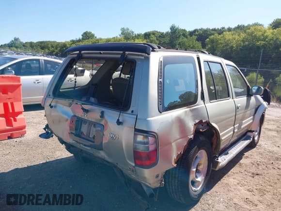 ✅ 1998 Infiniti QX4 • VIN: JNRAR05Y7WW023547 • Lot: 43087768. Wystawiony na IAAI z przebiegiem 210 621 mil. Bezpłatny archiwum sprzedaży aukcyjnych z USA i szczegółowy raport historii pojazdu na DreamBid. Zdjęcie 4.