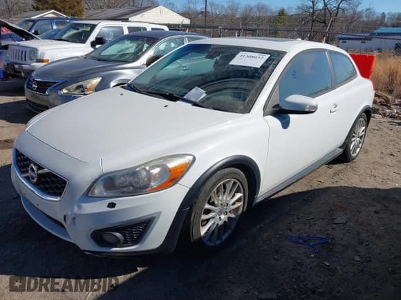 ✅ 2011 Volvo C30 • VIN: YV1672MK7B2243352 • Lot: 41308032. Listed on IAAI with 153,190 mi. Free auction sales archive from the USA and detailed vehicle history report at DreamBid. Image 2.