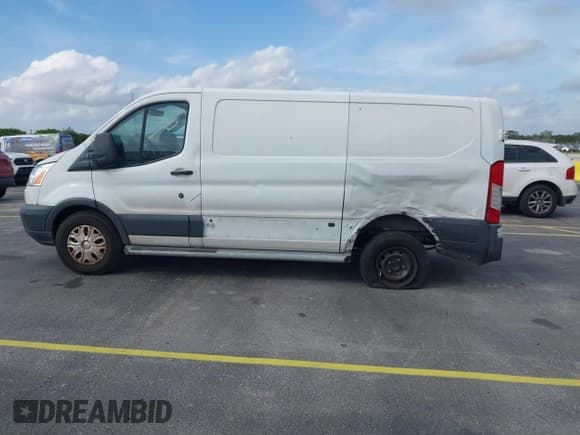 ✅ 2018 Ford Transit • VIN: 1FTYR1YM5JKB17150 • Лот: 41597583. Опубликован ранее на IAAI с пробегом 59 141 миль. Бесплатный доступ к архиву аукционных продаж из США и подробный отчёт об истории автомобиля на DreamBid. Изображение 14.