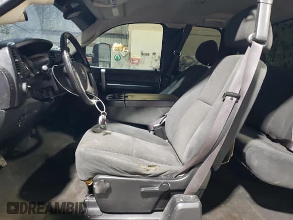 ✅ 2007 Chevrolet Silverado 2500HD 2LT • VIN: 1GCHK29647E507044 • Lot: 87884685. Wystawiony na Copart z przebiegiem Nie podano. Bezpłatny archiwum sprzedaży aukcyjnych z USA i szczegółowy raport historii pojazdu na DreamBid. Zdjęcie 7.