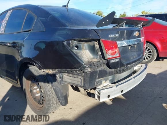 ✅ 2013 Chevrolet Cruze LS • VIN: 1G1PA5SH8D7153890 • Lot: 43277902. Listed on IAAI with 114,194 mi. Free auction sales archive from the USA and detailed vehicle history report at DreamBid. Image 6.