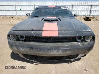 ✅ 2016 Dodge Challenger R/T Scat Pack • VIN: 2C3CDZFJ6GH288879 • Lot: 68694125. Wystawiony na Copart z przebiegiem 32 967 mil. Bezpłatny archiwum sprzedaży aukcyjnych z USA i szczegółowy raport historii pojazdu na DreamBid. Zdjęcie 5.