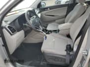 ✅ 2019 Hyundai Tucson Value • VIN: KM8J3CA47KU029582 • Лот: 81054695. Опубликован ранее на Copart с пробегом 122 431 миль. Бесплатный доступ к архиву аукционных продаж из США и подробный отчёт об истории автомобиля на DreamBid. Изображение 7.