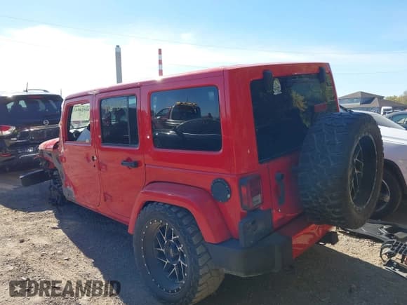 ✅ 2017 Jeep Wrangler Unlimited Sahara • VIN: 1C4HJWEG6HL518746 • Lot: 43528562. Wystawiony na IAAI z przebiegiem 124 601 mil. Bezpłatny archiwum sprzedaży aukcyjnych z USA i szczegółowy raport historii pojazdu na DreamBid. Zdjęcie 3.