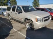 ✅ 2007 Chevrolet Suburban LT • VIN: 3GNFC16077G315275 • Lot: 90644885. Wystawiony na Copart z przebiegiem 211 773 mil. Bezpłatny archiwum sprzedaży aukcyjnych z USA i szczegółowy raport historii pojazdu na DreamBid. Zdjęcie 4.