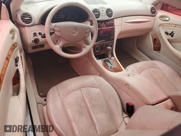 ✅ 2005 Mercedes-Benz CLK 500 • VIN: WDBTJ75J05F146020 • Лот: 69732064. Опубликован ранее на Copart с пробегом 136 463 миль. Бесплатный доступ к архиву аукционных продаж из США и подробный отчёт об истории автомобиля на DreamBid. Изображение 8.