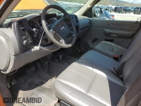 ✅ 2007 Chevrolet Silverado 2500HD Work Truck • VIN: 1GCHK24K57E574014 • Lot: 53933985. Wystawiony na Copart z przebiegiem 92 739 mil. Bezpłatny archiwum sprzedaży aukcyjnych z USA i szczegółowy raport historii pojazdu na DreamBid. Zdjęcie 8.