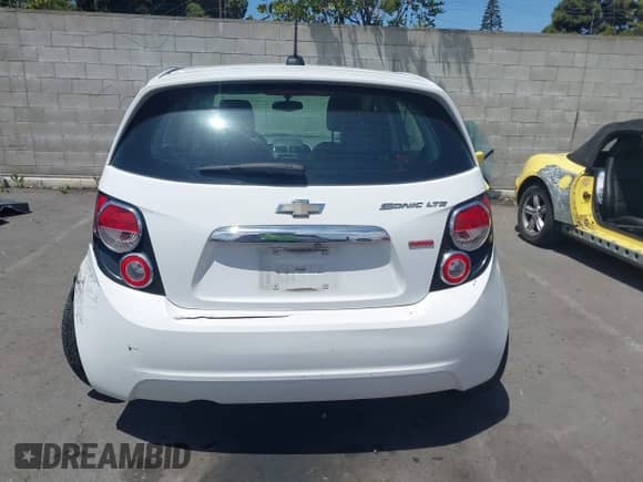 2016 Chevrolet Sonic LTZ с VIN 1G1JE6SB1G4159886, выставлен на аукционе IAAI как лот 42267579 с пробегом 73 186 миль миль и . История ставок и продаж доступна на DreamBid. Изображение 16.