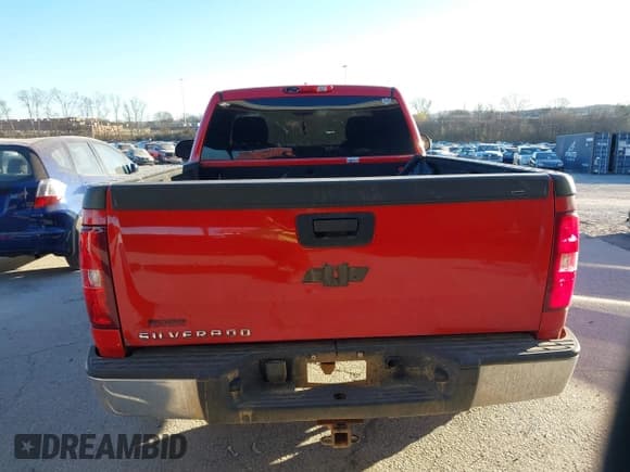 ✅ 2007 Chevrolet Silverado 1500 Work Truck • VIN: 1GCEC14C27Z562737 • Лот: 38296618. Опубликован ранее на IAAI с пробегом 148 924 миль. Бесплатный доступ к архиву аукционных продаж из США и подробный отчёт об истории автомобиля на DreamBid. Изображение 17.