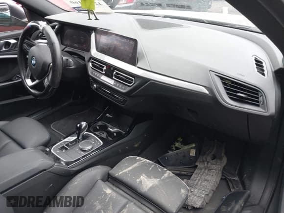 ✅ 2022 BMW 2 Series 228i • VIN: WBA53AK0XN7L30322 • Lot: 42566160. Wystawiony na IAAI z przebiegiem 36 094 mil. Bezpłatny archiwum sprzedaży aukcyjnych z USA i szczegółowy raport historii pojazdu na DreamBid. Zdjęcie 5.