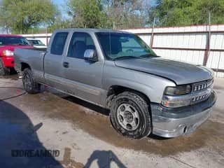 2000 Chevrolet Silverado 1500 LS z VIN 2GCEC19T8Y1276958, wystawiony jako IAAI lot #41748779 z przebiegiem Nie podano mil oraz . Historia ofert i sprzedaży dostępna na DreamBid. Obrazek 1.