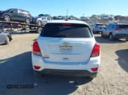 ✅ 2020 Chevrolet Trax LS • VIN: 3GNCJKSBXLL108211 • Lot: 43457223. Wystawiony na IAAI z przebiegiem 123 790 mil. Bezpłatny archiwum sprzedaży aukcyjnych z USA i szczegółowy raport historii pojazdu na DreamBid. Zdjęcie 17.