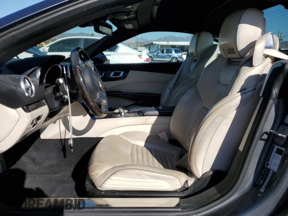 ✅ 2019 Mercedes-Benz SL 550 • VIN: WDDJK7DAXKF055166 • Lot: 82319004. Wystawiony na Copart z przebiegiem 61 282 mil. Bezpłatny archiwum sprzedaży aukcyjnych z USA i szczegółowy raport historii pojazdu na DreamBid. Zdjęcie 7.