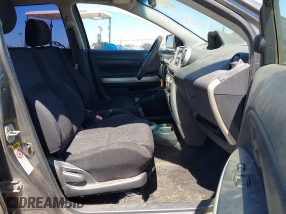 ✅ 2004 Scion xA • VIN: JTKKT604840066221 • Lot: 43032982. Listed on IAAI with 287,416 mi. Free auction sales archive from the USA and detailed vehicle history report at DreamBid. Image 5.