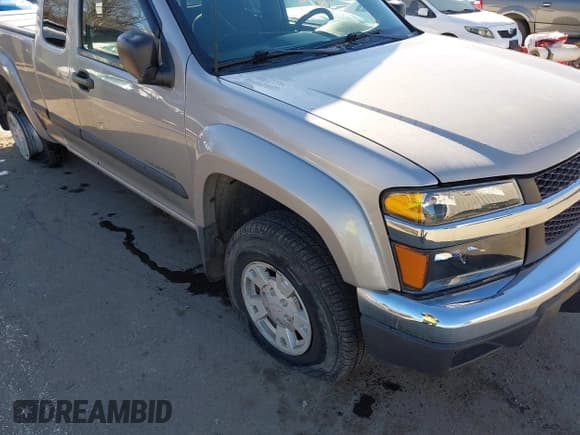 ✅ 2004 Chevrolet Colorado LS Z71 • VIN: 1GCDT196448133938 • Lot: 41647829. Wystawiony na IAAI z przebiegiem 196 530 mil. Bezpłatny archiwum sprzedaży aukcyjnych z USA i szczegółowy raport historii pojazdu na DreamBid. Zdjęcie 6.