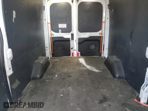 ✅ 2019 Ford Transit • VIN: 1FTYE2CM9KKB51487 • Lot: 92323865. Listed on Copart with 123,246 mi. Free auction sales archive from the USA and detailed vehicle history report at DreamBid. Image 10.