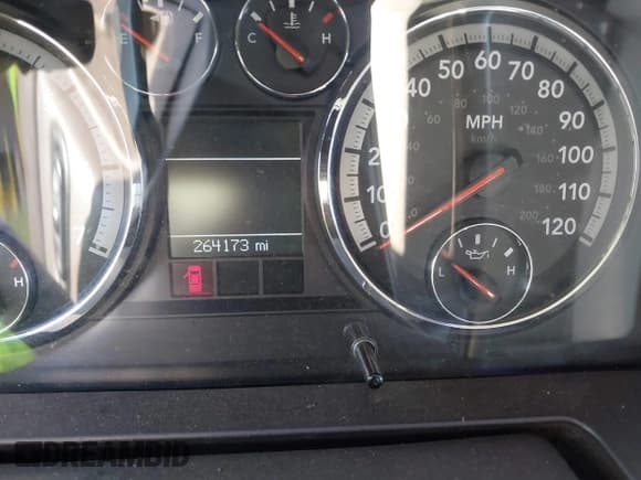 ✅ 2009 Dodge 1500 SLT • VIN: 1D3HV13T89S793671 • Lot: 41688240. Wystawiony na IAAI z przebiegiem 264 173 mil. Bezpłatny archiwum sprzedaży aukcyjnych z USA i szczegółowy raport historii pojazdu na DreamBid. Zdjęcie 7.