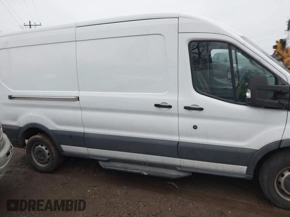✅ 2017 Ford Transit • VIN: 1FTYR2CM0HKB09349 • Lot: 41441869. Wystawiony na IAAI z przebiegiem 173 572 mil. Bezpłatny archiwum sprzedaży aukcyjnych z USA i szczegółowy raport historii pojazdu na DreamBid. Zdjęcie 14.
