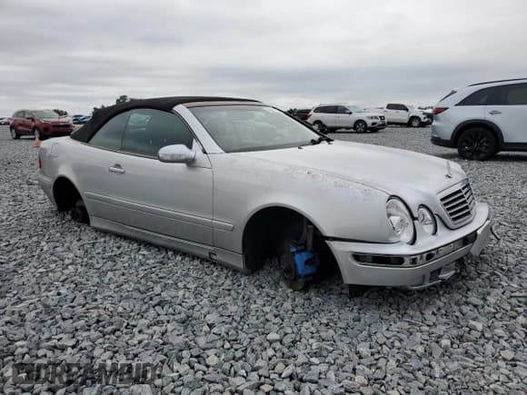 ✅ 2001 Mercedes-Benz CLK 320/430 • VIN: WDBLK65GX1T066229 • Lot: 52087105. Wystawiony na Copart z przebiegiem 80 883 mil. Bezpłatny archiwum sprzedaży aukcyjnych z USA i szczegółowy raport historii pojazdu na DreamBid. Zdjęcie 4.