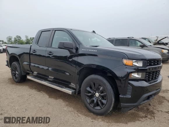 ✅ 2019 Chevrolet Silverado 1500 Custom • VIN: 1GCRYBEH8KZ309918 • Lot: 60553895. Wystawiony na Copart z przebiegiem 105 998 mil. Bezpłatny archiwum sprzedaży aukcyjnych z USA i szczegółowy raport historii pojazdu na DreamBid. Zdjęcie 4.