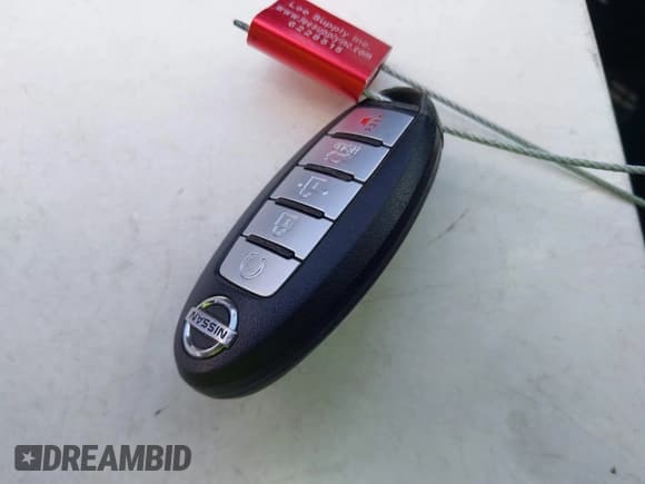 ✅ 2017 Nissan Maxima SV • VIN: 1N4AA6AP9HC447958 • Lot: 41514534. Wystawiony na IAAI z przebiegiem 79 627 mil. Bezpłatny archiwum sprzedaży aukcyjnych z USA i szczegółowy raport historii pojazdu na DreamBid. Zdjęcie 11.