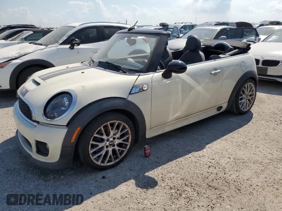 ✅ 2015 MINI Convertible S • VIN: WMWZP3C55F2A91274 • Lot: 76558584. Wystawiony na Copart z przebiegiem Nie podano. Bezpłatny archiwum sprzedaży aukcyjnych z USA i szczegółowy raport historii pojazdu na DreamBid. Zdjęcie 1.