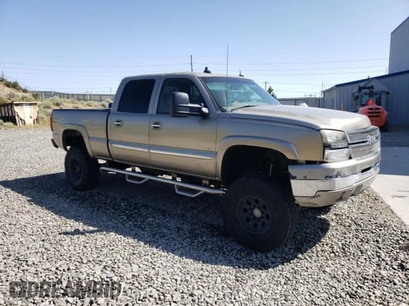 ✅ 2003 Chevrolet Silverado 2500HD LS • VIN: 1GCHK23133F114069 • Lot: 61617665. Listed on Copart with 245,921 mi. Free auction sales archive from the USA and detailed vehicle history report at DreamBid. Image 4.