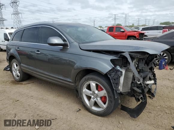 ✅ 2015 Audi Q7 Premium Plus • VIN: WA1LMAFE3FD011936 • Lot: 57518735. Wystawiony na Copart z przebiegiem 185 480 mil. Bezpłatny archiwum sprzedaży aukcyjnych z USA i szczegółowy raport historii pojazdu na DreamBid. Zdjęcie 4.