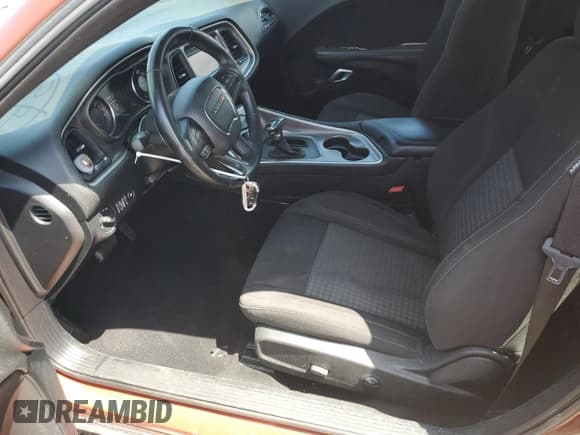 ✅ 2021 Dodge Challenger SXT • VIN: 2C3CDZAG9MH631014 • Lot: 50614523. Wystawiony na Copart z przebiegiem 34 265 mil. Bezpłatny archiwum sprzedaży aukcyjnych z USA i szczegółowy raport historii pojazdu na DreamBid. Zdjęcie 7.