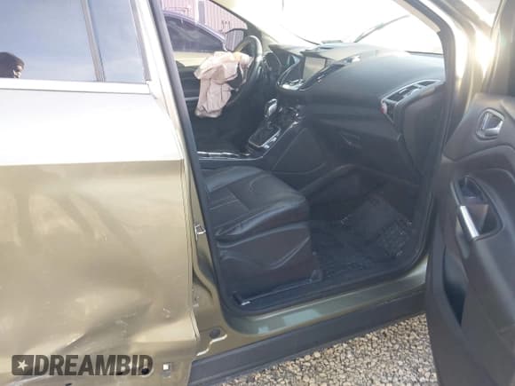 ✅ 2013 Ford Escape Titanium • VIN: 1FMCU9J90DUC83920 • Lot: 43645132. Wystawiony na IAAI z przebiegiem 157 119 mil. Bezpłatny archiwum sprzedaży aukcyjnych z USA i szczegółowy raport historii pojazdu na DreamBid. Zdjęcie 5.