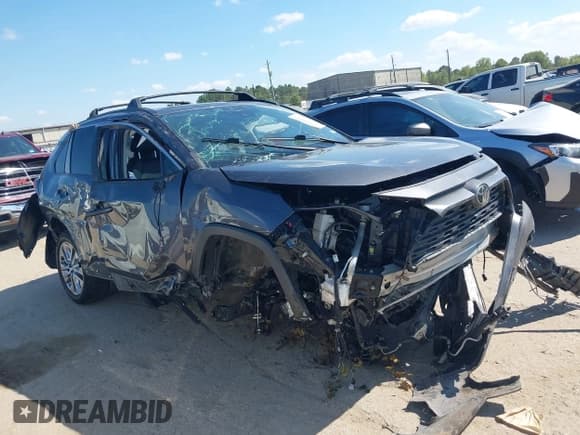 ✅ 2024 Toyota RAV4 XLE Premium • VIN: 2T3C1RFV0RC263536 • Lot: 43400099. Listed on IAAI with Not provided. Free auction sales archive from the USA and detailed vehicle history report at DreamBid. Image 12.