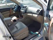 ✅ 2008 Toyota Highlander Limited • VIN: JTEDS42A082031916 • Lot: 43346652. Listed on IAAI with 249,493 mi. Free auction sales archive from the USA and detailed vehicle history report at DreamBid. Image 5.