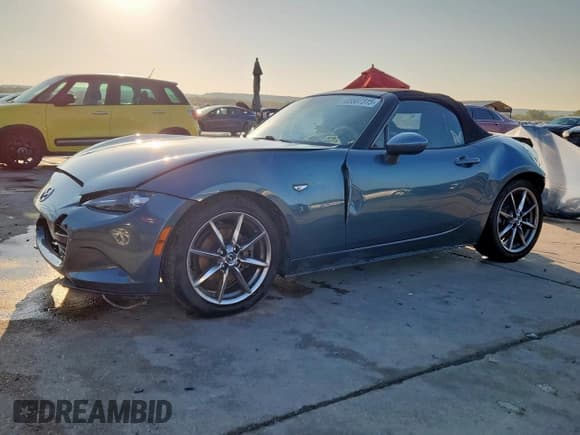 ✅ 2016 Mazda MX-5 Miata Grand Touring • VIN: JM1NDAD75G0111015 • Lot: 85587315. Listed on Copart with 89,586 mi. Free auction sales archive from the USA and detailed vehicle history report at DreamBid. Image 1.