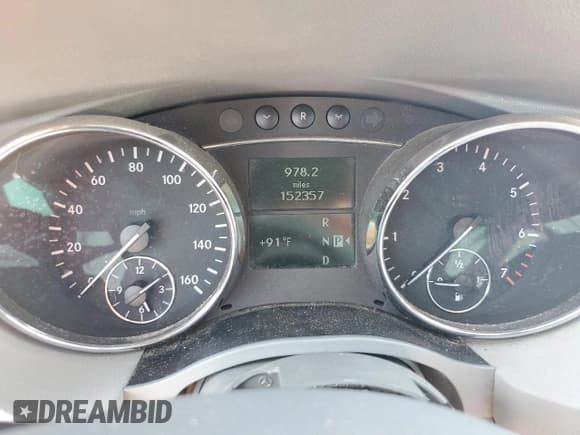 ✅ 2007 Mercedes-Benz R 5.0L • VIN: 4JGCB75E17A041726 • Lot: 69103254. Wystawiony na Copart z przebiegiem 152 357 mil. Bezpłatny archiwum sprzedaży aukcyjnych z USA i szczegółowy raport historii pojazdu na DreamBid. Zdjęcie 9.