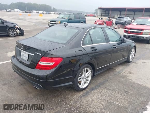 ✅ 2014 Mercedes-Benz C 300 Sport • VIN: WDDGF8AB8ER318825 • Lot: 43273545. Listed on IAAI with 99,215 mi. Free auction sales archive from the USA and detailed vehicle history report at DreamBid. Image 4.